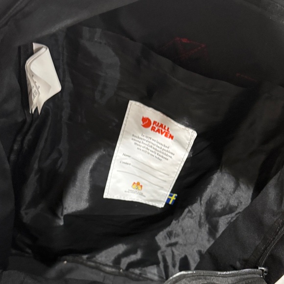 Fjallraven Kånken Black and Red Backpack NWOT, large size - Picture 5 of 7